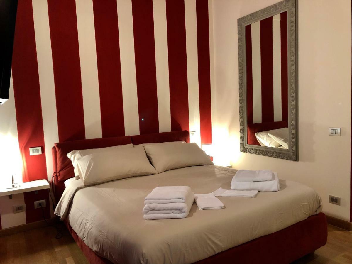 La Via Degli Artisti Apartment Арона Екстериор снимка