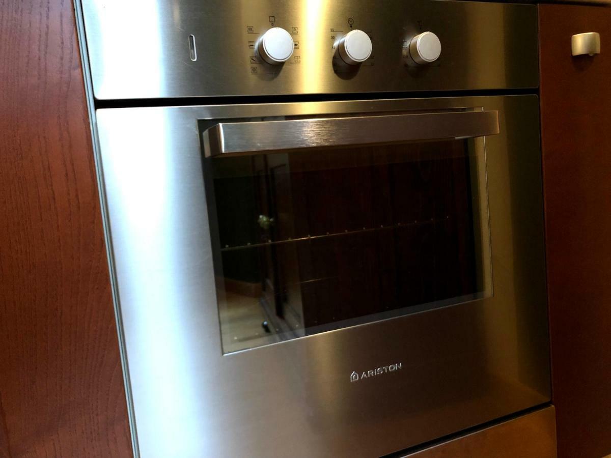 La Via Degli Artisti Apartment Арона Екстериор снимка