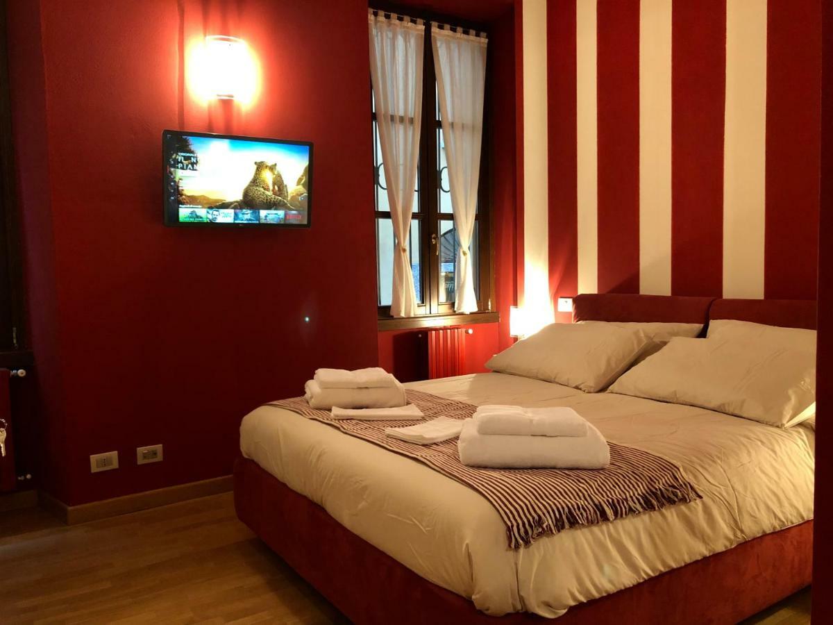 La Via Degli Artisti Apartment Арона Екстериор снимка