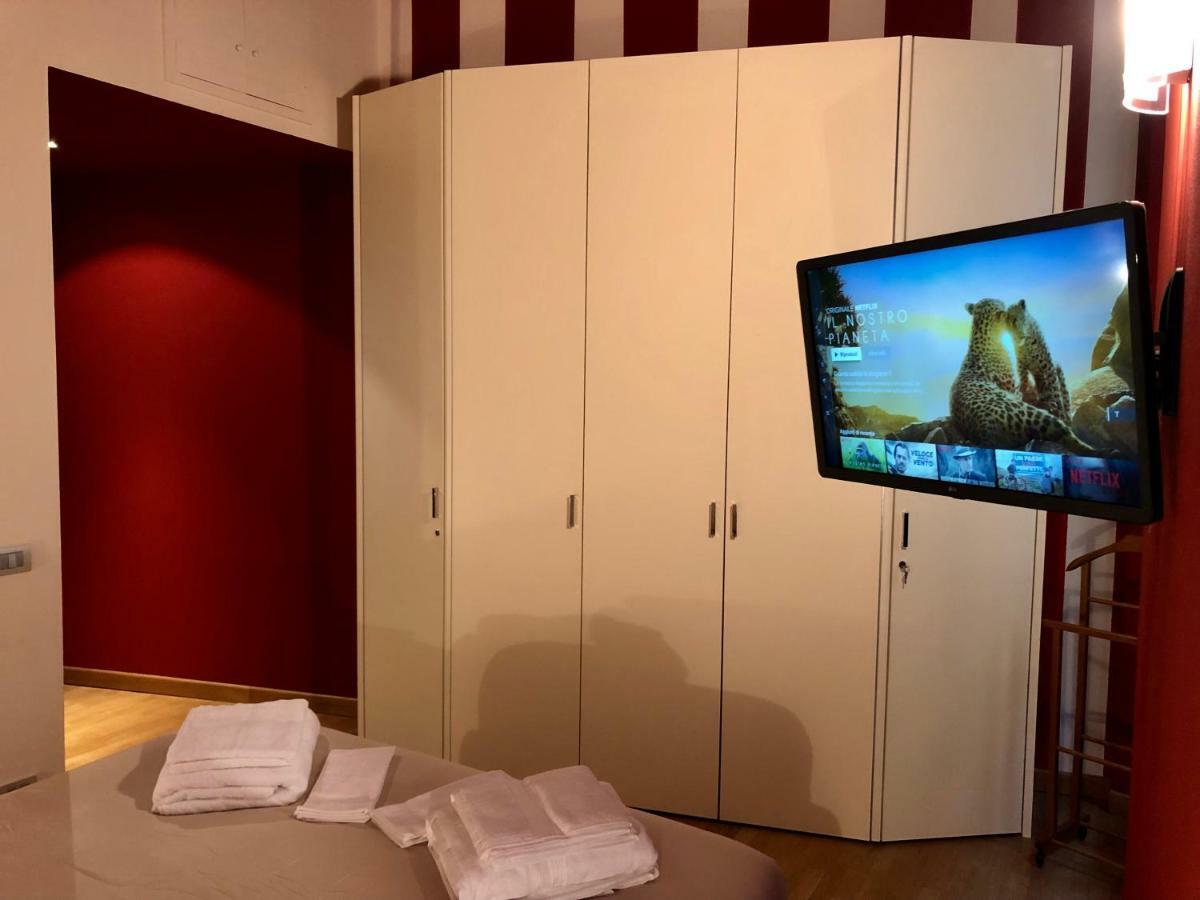 La Via Degli Artisti Apartment Арона Екстериор снимка