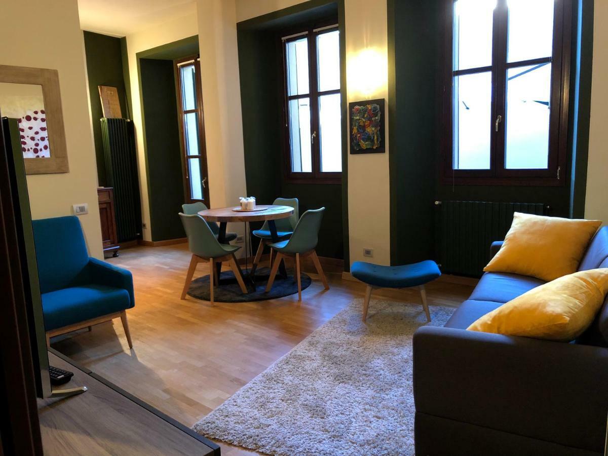 La Via Degli Artisti Apartment Арона Екстериор снимка