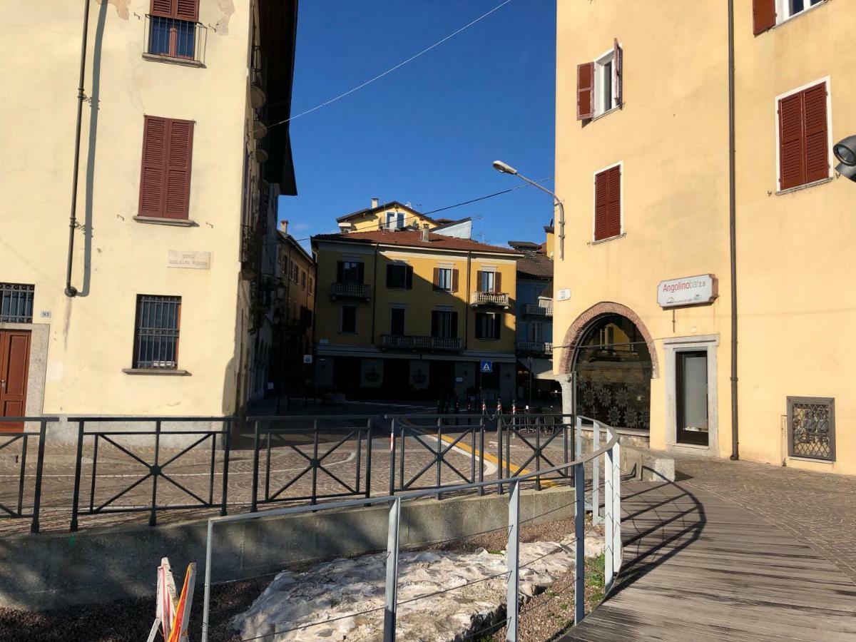 La Via Degli Artisti Apartment Арона Екстериор снимка